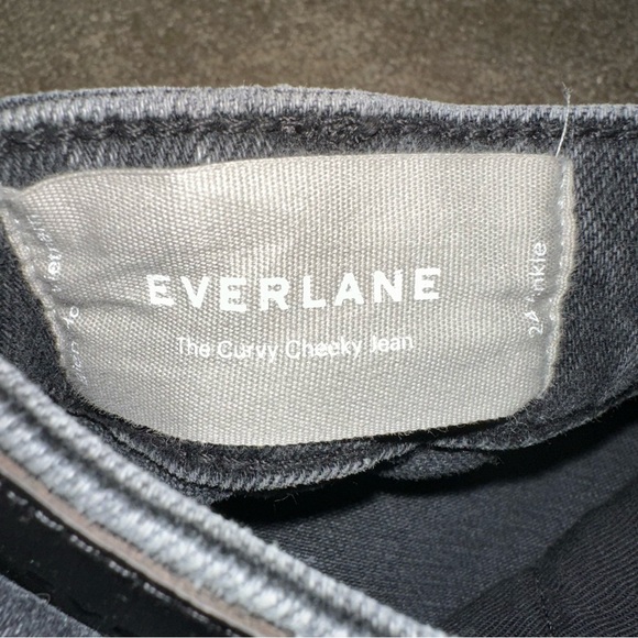 Everlane the Curvy Cheeky Jean - Picture 5 of 7